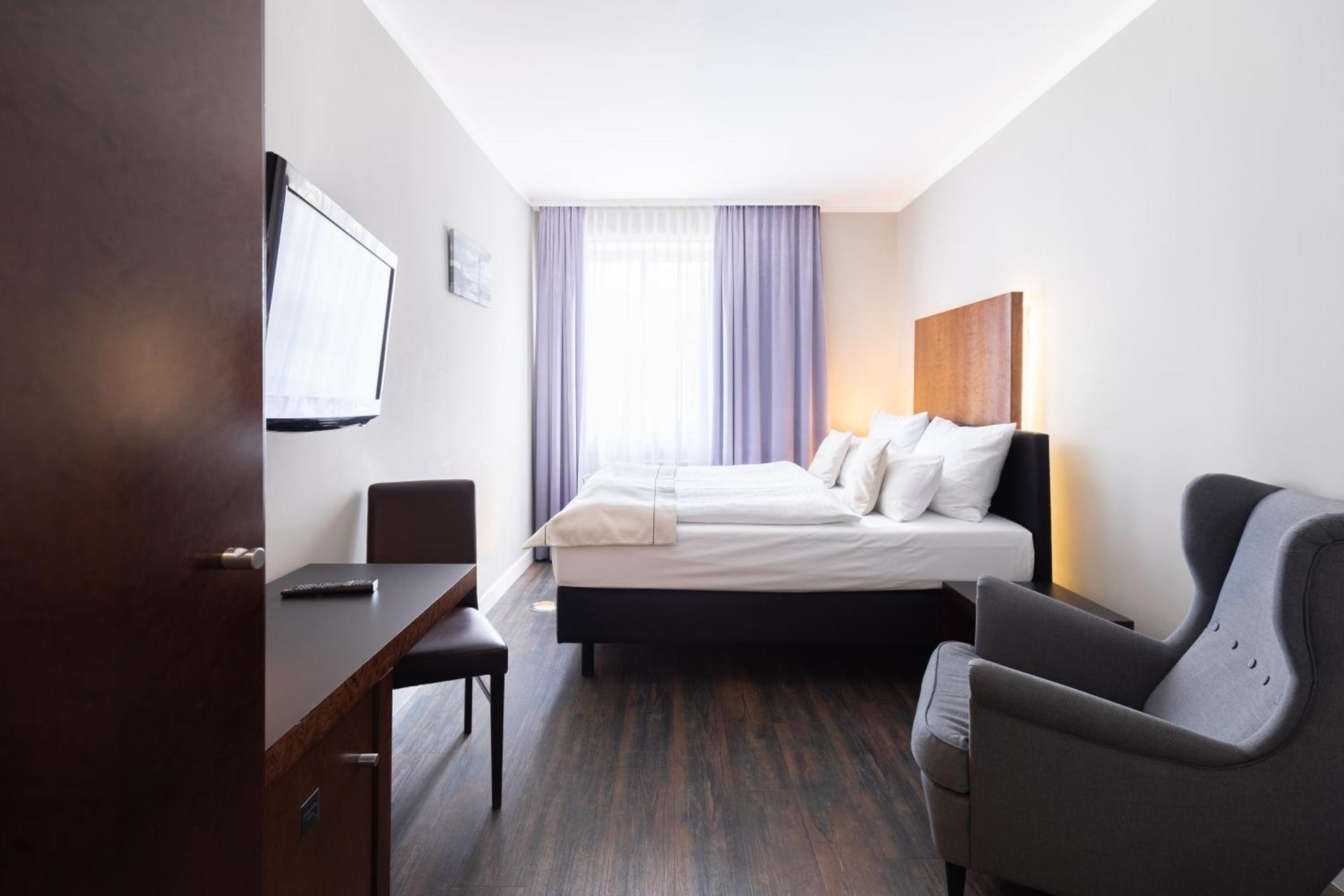 Select Hotel Фридрихсхафен Экстерьер фото