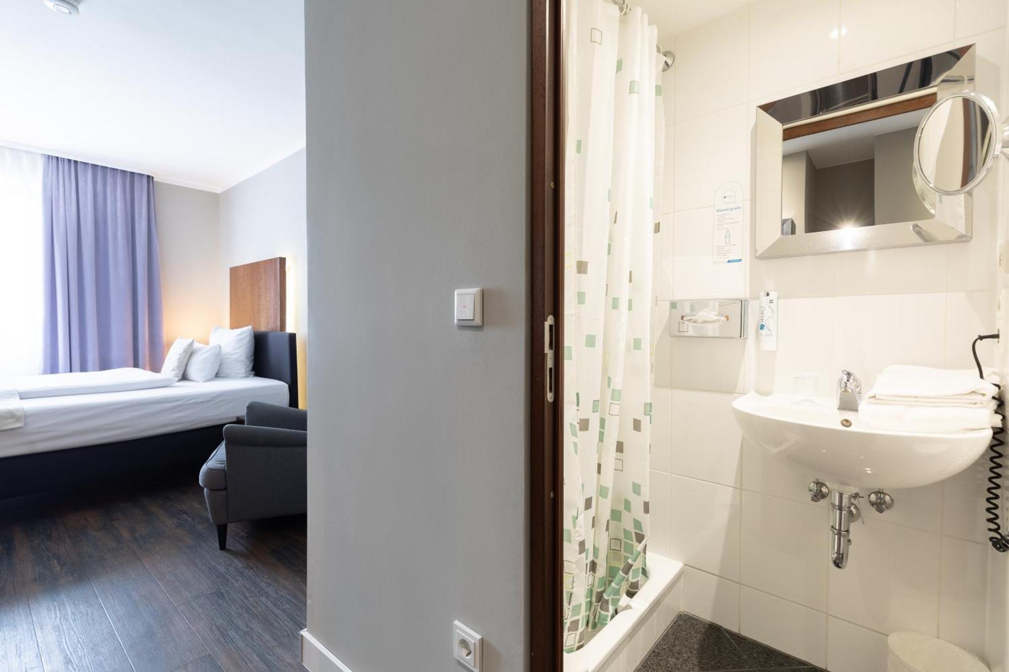 Select Hotel Фридрихсхафен Номер фото